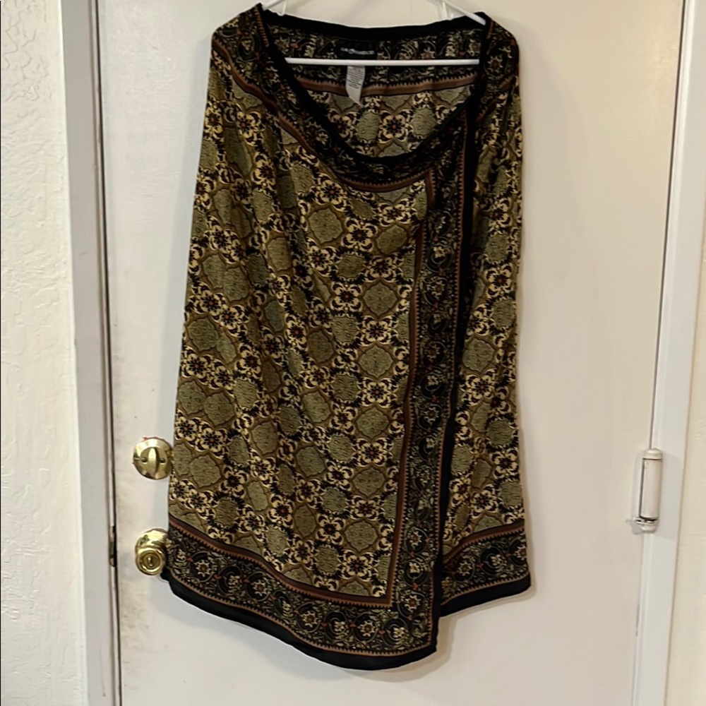 Sag Harbor Black and Gold Midi Skirt